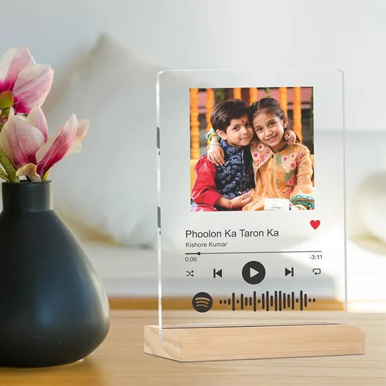Giftplease Personalized Spotify Photo Frame with Scannable Song Code